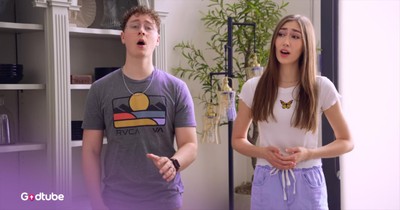 Life In 3D Chilling 'Can You Feel The Love Tonight' Cover