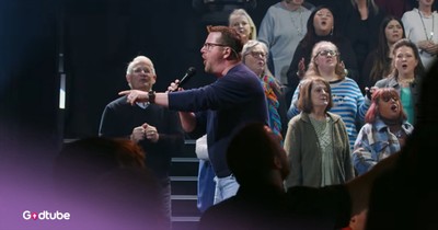 Massive Worship Team's Powerful 'I Know a Name' Rendition