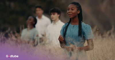 'Wonderful Words of Life' Students' Chilling Hymn Performance