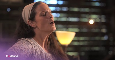 'I'll Fly Away' Sounds Like Reign Powerful Rendition