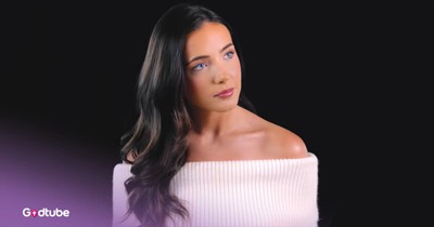 Lucy Thomas Fantastic Cover of Fleetwood Mac's 'Dreams'