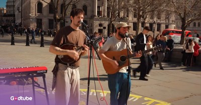 Buskers' Stunning 'Take Me Home, Country Roads' Duet