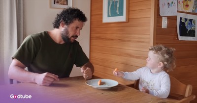 Every Parent Will Relate to This Dad’s Hilarious Vegetable-Eating Strategies
