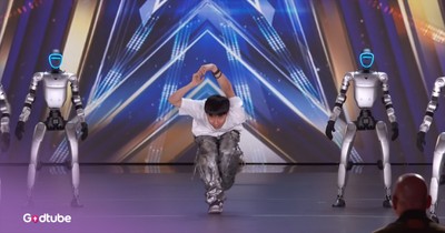 Jaw-Dropping AGT Dance Routine with Robots Wows