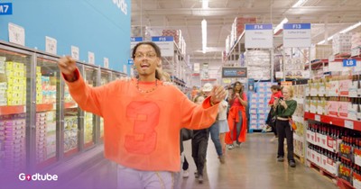 A Conga Line Broke Out in Sam’s Club
