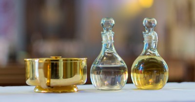Is Anointing Oil Biblical and Should We Use It Today? - Bible Study