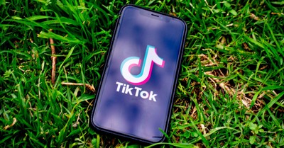 Woman's Viral 'Unbaptism' TikTok Video Sparks Conversations about Church Trauma