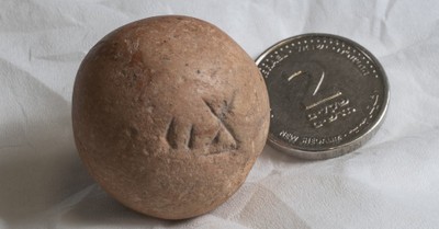 Ancient Weight, Archaeologists find an ancient weight in Israel