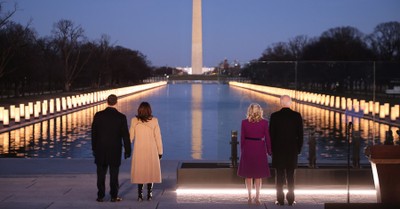 The Bidens and Harrises on the National Mall, Biden and Harris honors those whom have died from COVID-19