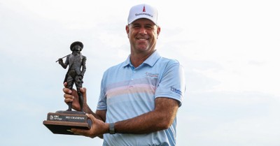 Golfer Stewart Cink Points to Jesus after PGA Win: 'I Don't Seek Peace and Joy out of Golf'