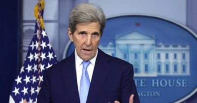 John Kerry, Kerry denies leaking secret information to Iran
