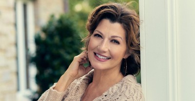 Amy Grant, Grant celebrates the 30th anniversary of her "Heart in Motion" album