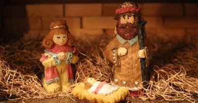 Atheists Pressure Iowa Town to Remove Nativity from Courthouse Lawn