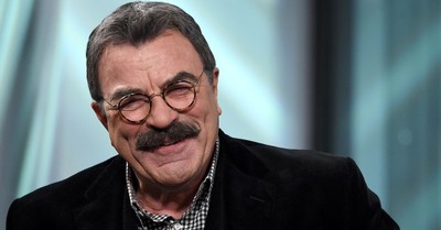 Tom Selleck Gives Waitress $2,020 Tip