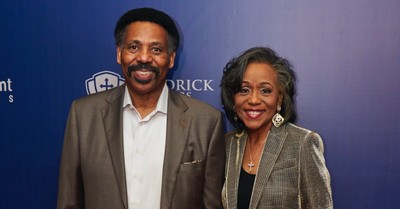 Tony Evans Shares that His Wife Saw 'A Glimpse of Heaven' before She Died