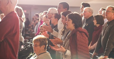 Most Church Congregations Are Small, But Most Churchgoers Are a Part of Large Congregations, Study Finds