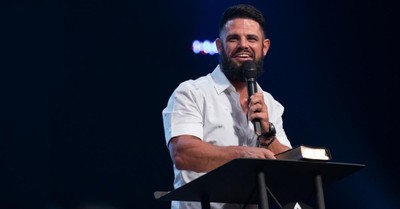 Mark Driscoll Faces Backlash for Posting Photo with Steven Furtick
