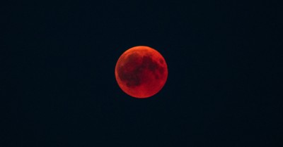 Blood Moon, Discussions on End Times Prophecies increase after the sky turns red in China just days before a blood moon