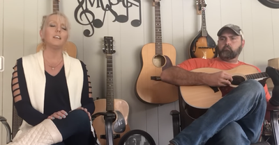  Brother and Sister Sing 'Daddy's Hands' Duet for Late Father