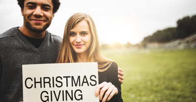 5 Ways to Serve Your Community and Share the Gospel at Christmas