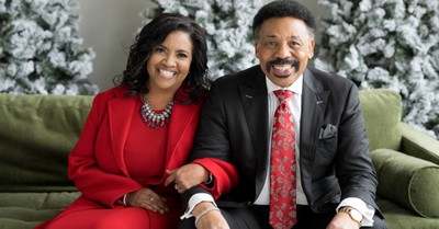 Tony Evans Celebrates Marriage to Fiancée Carla Crummie in Private Ceremony: ‘Marriage Is a Blessing’ 