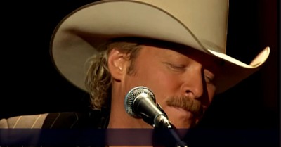 Alan Jackson's Beautiful 'I Want to Stroll Over Heaven with You' Performance