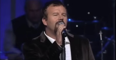 Casting Crowns Perform Beautiful Version of ‘I Heard The Bells On Christmas Day’