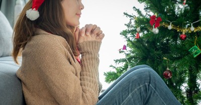 6 Prayers for Moms This Christmas