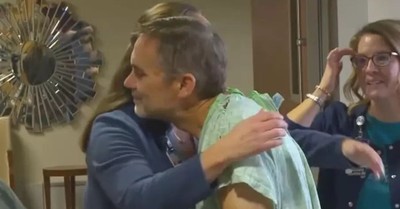 2 Off-Duty Nurses Who Were in the Right Place Tearfully Reunite with the Man They Saved