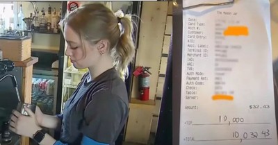 Grieving Man Pays His $32 Bill, Then Restaurant Is in 'Absolute Disbelief' When They See $10k Tip