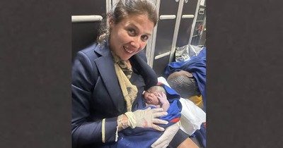 Woman Gives Birth On Plane With the Help of a Flight Attendant