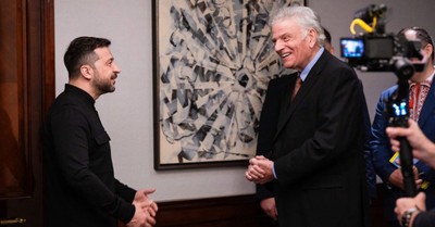 Franklin Graham Meets with President Zelenskyy to Pray for Peace in Ukraine