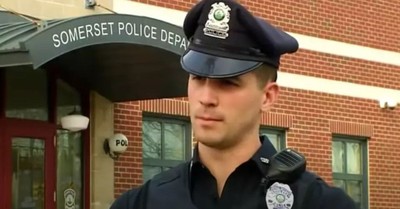 Police Officer in Massachusetts Shows Up at Stop & Shop When 2 Customers Can't Pay Their Bill