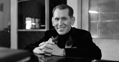 Tim Lovelace Salutes Faith and Freedom with 'Celebration of America Medley'