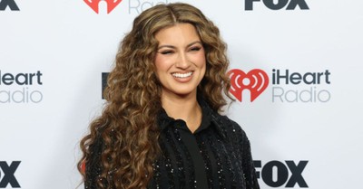  Tori Kelly Gives Glory to God in Joyful Pregnancy Announcement