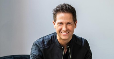 Wes Hampton Marks 20 Years with The Gaither Vocal Band