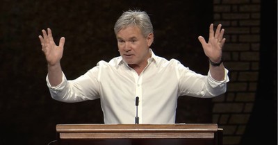 California Pastor Jack Hibbs Urges Christians to Flee State over Alarming New Custody Bill