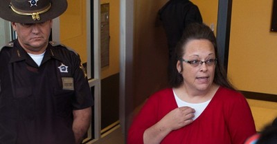 Kim Davis Petitions Supreme Court to Reconsider Same-Sex Marriage Ruling
