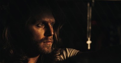 Warren Zeiders Reflects On Faith With New Single 'Only Bible'