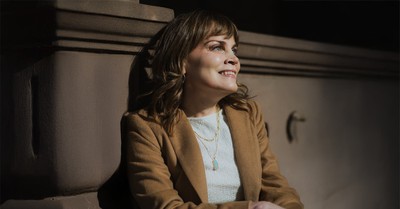 Ginny Owens Announces New EP 'Different King of Water' Releasing February 20