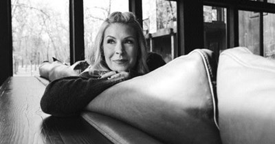 GRAMMY-Nominated Singer/Songwriter Jenn Johnson Releases New Single 'Here in Your Arms'