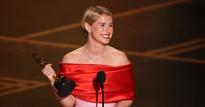 Jessie Buckley Celebrates Motherhood in Viral Oscar Speech: ‘I Want to Have 20,000 More Babies’