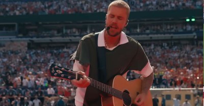 Justin Bieber Performs Faith-Filled Song 'Everything Hallelujah' at World Cup Final