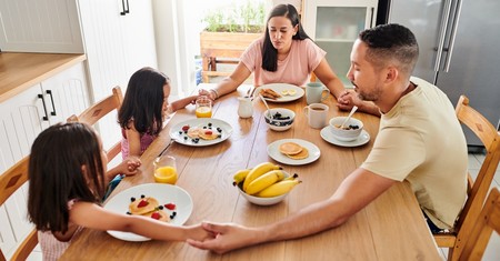 Start Your Day with God: 7 Morning Prayers for the Whole Family