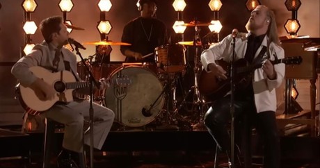 Niall Horan And Huntley Stunning Duet ‘Knockin’ On Heaven’s Door’