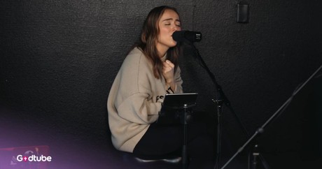 Powerful ‘How Great Thou Art’ Duet Will Move You