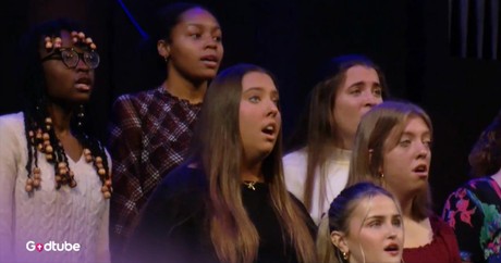 Soul-Stirring Choir Performance of ‘To God Be the Glory (All for You)’
