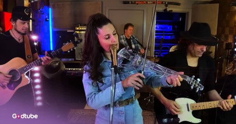 Band’s Beautiful Cover of 'Jolene' Captivates