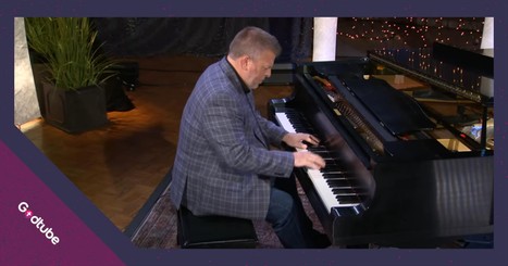 Beautiful Piano Instrumental of ‘Because He Lives’