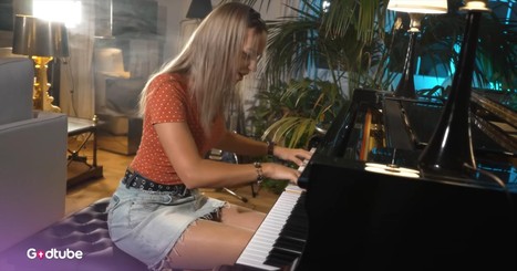 Stunning Piano Cover of ELO’s ‘Mr. Blue Sky’